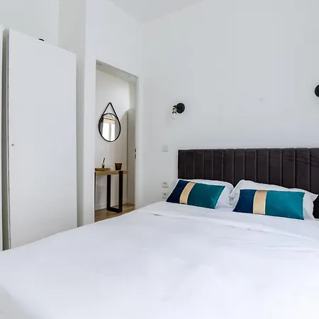 Apartment Home Suite Home Roses 2Br Paris